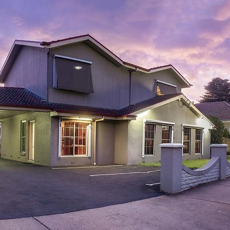 Redwood Manor Motel Apartments Уорнъмбул Екстериор снимка